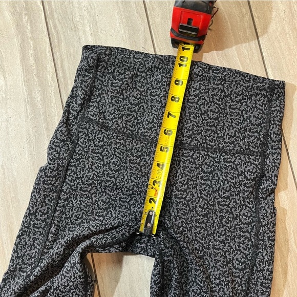 Athleta Ultimate Stash Pocket Textured 7/8 Tight Women's Small Gray Stretch Crop - Picture 5 of 7